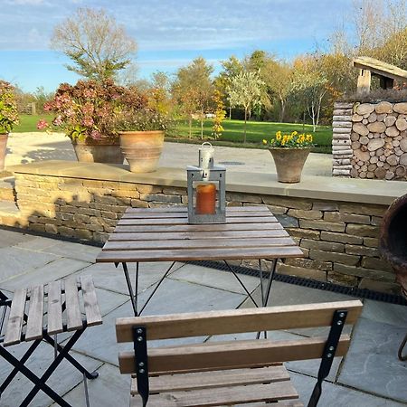Вілла Idyllic Secluded Hideaway With Countryside Views On The Edge Of The Cotswolds Hailey Екстер'єр фото